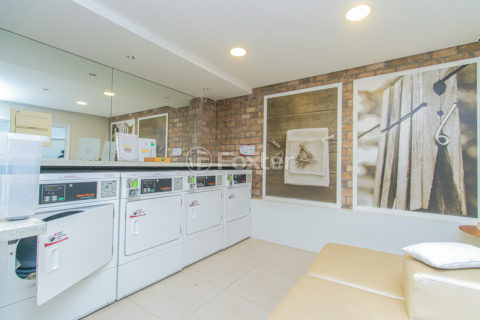 Image 20 - 1027709