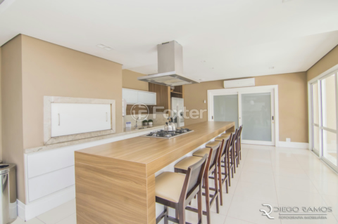 Image 33 - 941116