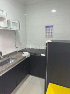 Image 30 - 326410