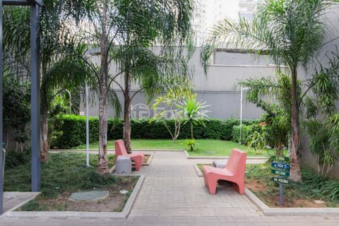 Image 14 - 941818