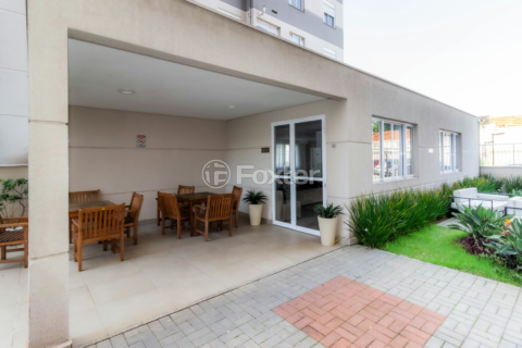 Image 8 - 1011358