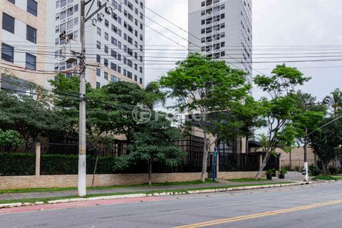Image 15 - 318013
