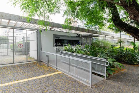 Image 23 - 967811