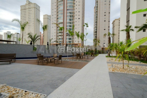 Image 44 - 1033444