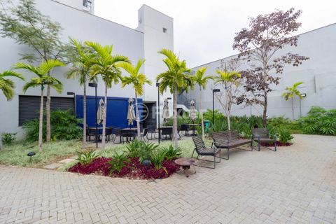 Image 37 - 1012559