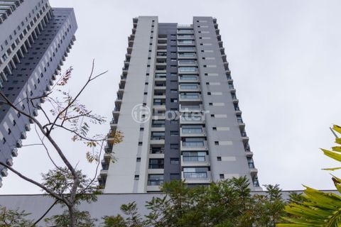 Image 38 - 1012559