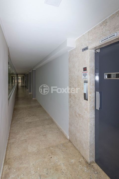 Image 36 - 875591