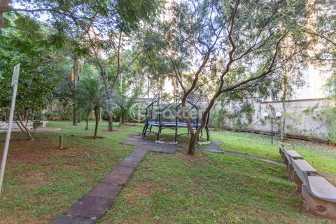 Image 44 - 1016293