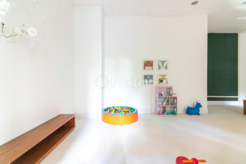 Image 31 - 981207