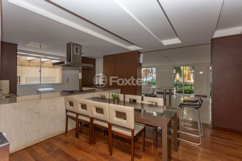 Image 29 - 1017674