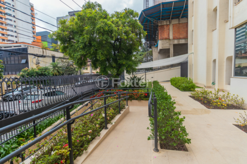 Image 44 - 983869