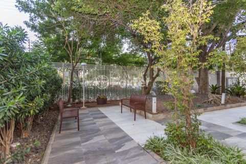 Image 37 - 1009546