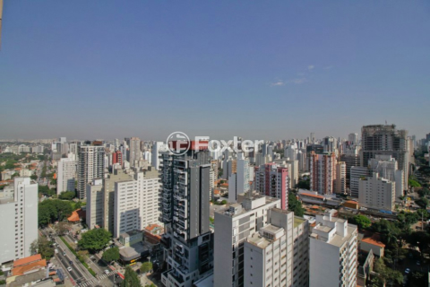 Image 19 - 1017575