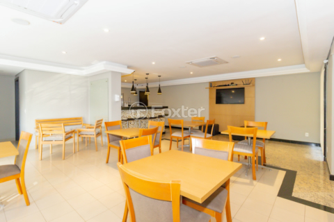 Image 70 - 1032747