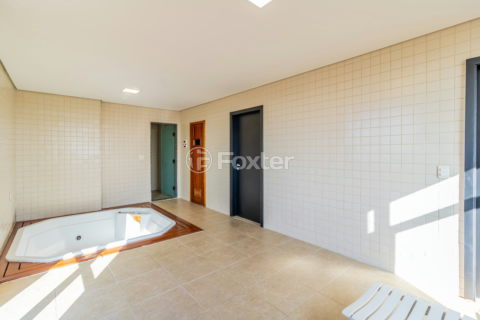 Image 32 - 1009615