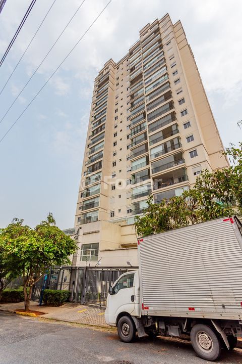 Image 70 - 1032068