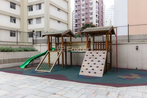 Image 65 - 876772