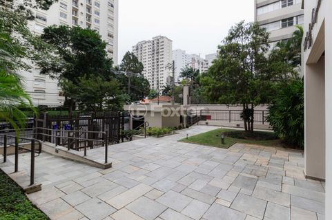 Image 69 - 876772