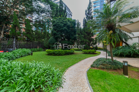 Image 34 - 1004810