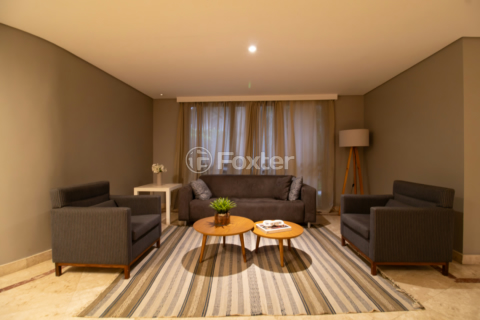 Image 37 - 1004810