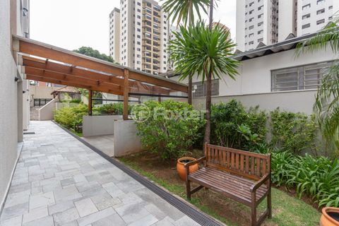 Image 25 - 809727