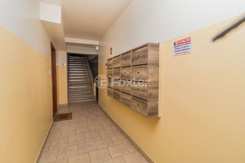 Image 35 - 834158