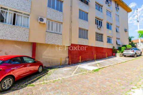 Image 42 - 834158