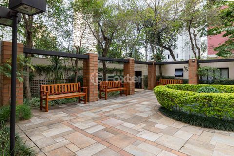 Image 25 - 1002837