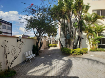 Image 33 - 916958