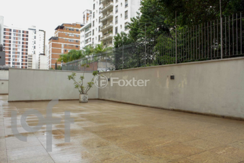 Image 32 - 1038476