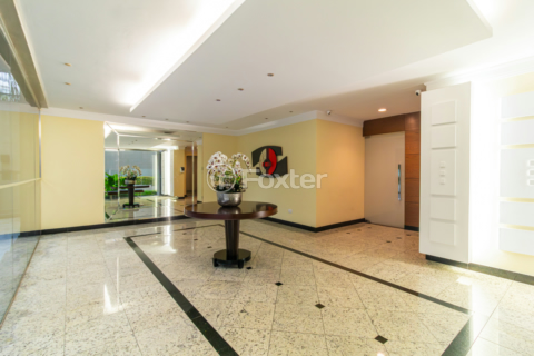 Image 44 - 887581