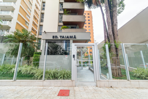 Image 39 - 887581
