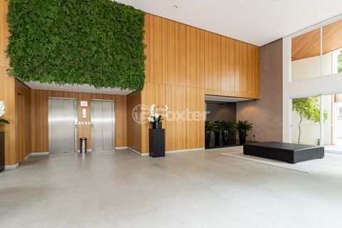 Image 81 - 927611