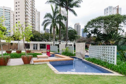 Image 90 - 927611