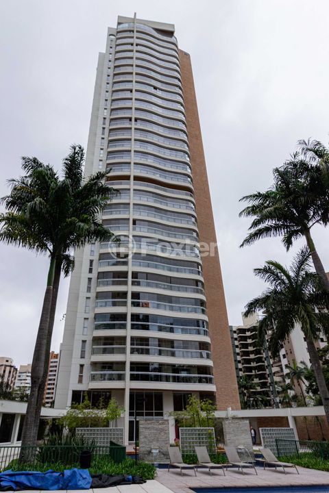 Image 94 - 927611