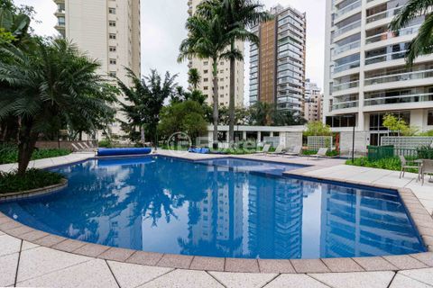 Image 95 - 927611