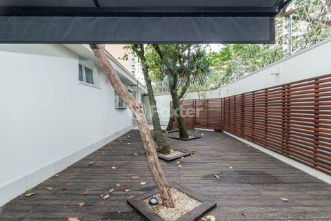 Image 100 - 927611