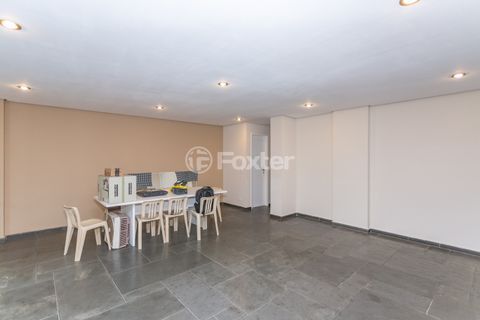 Image 31 - 979379
