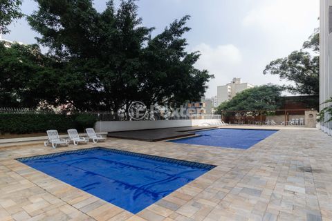 Image 15 - 1009051