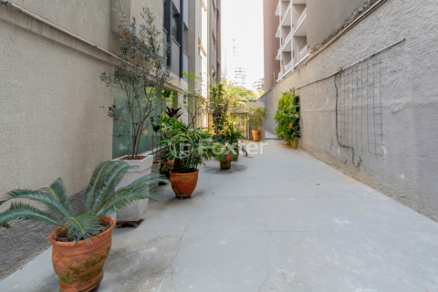 Image 38 - 895804