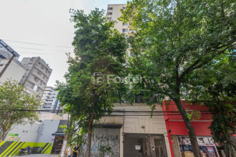 Image 23 - 1035557