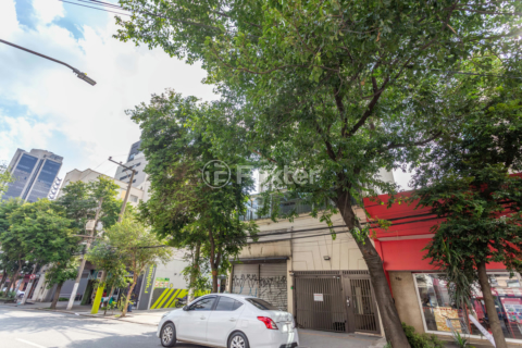 Image 26 - 1035557