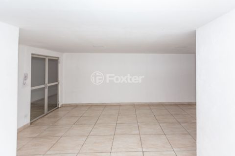 Image 32 - 842612