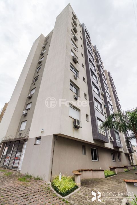 Image 37 - 1012935