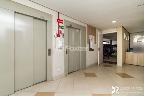 Image 40 - 1012935