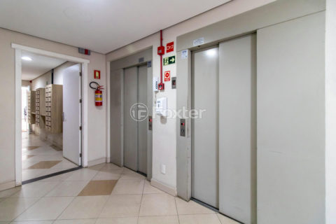 Image 37 - 1012935
