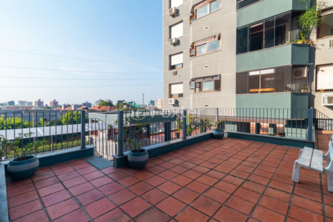 Image 40 - 1013355