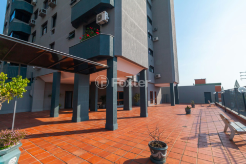 Image 42 - 1013355