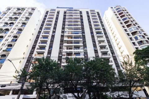 Image 8 - 881197