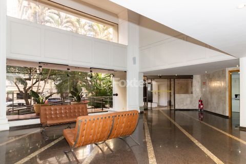 Image 11 - 881197